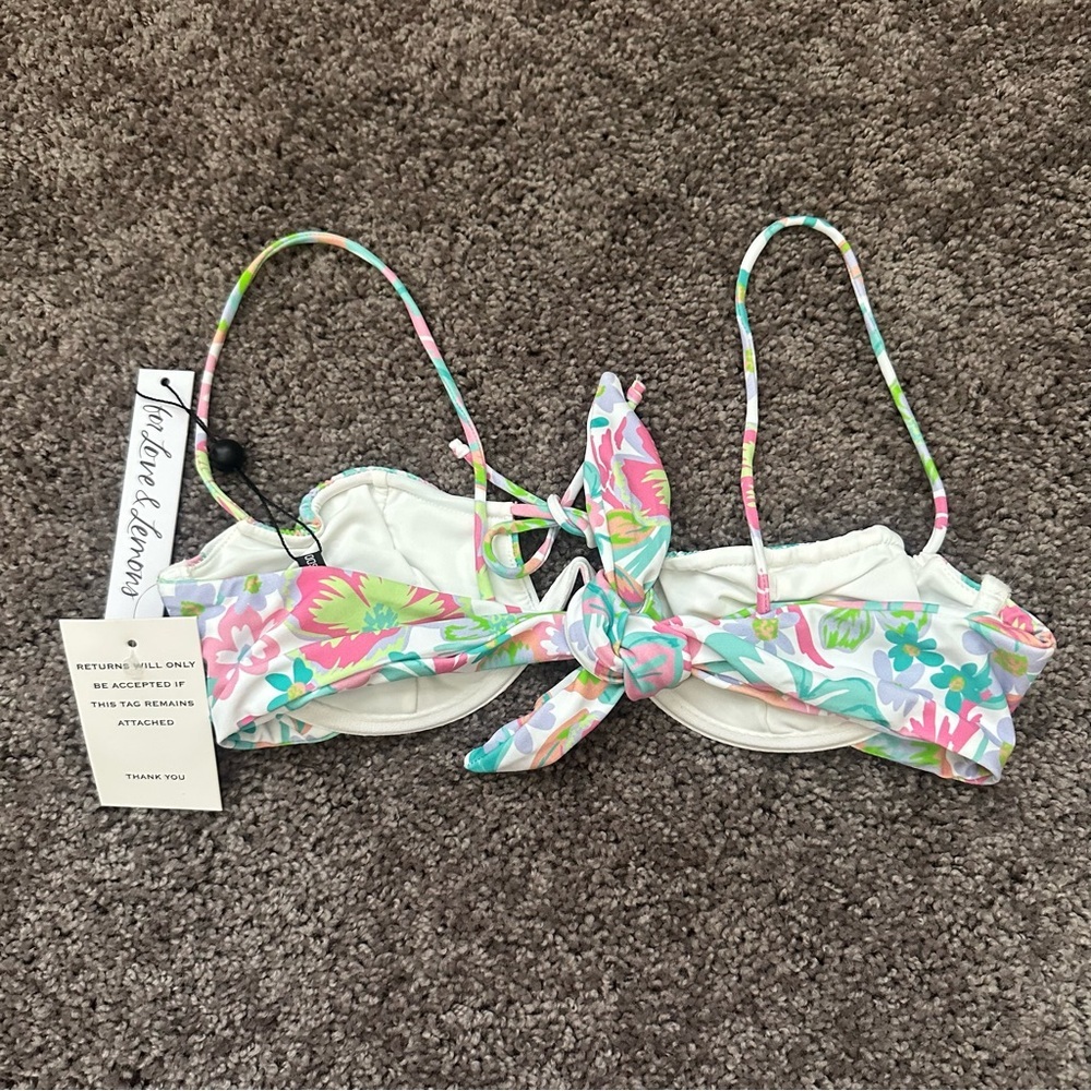 NWT‎ For Love & Lemons Capri Bikini Top Size Small DD - Picture 3 of 4